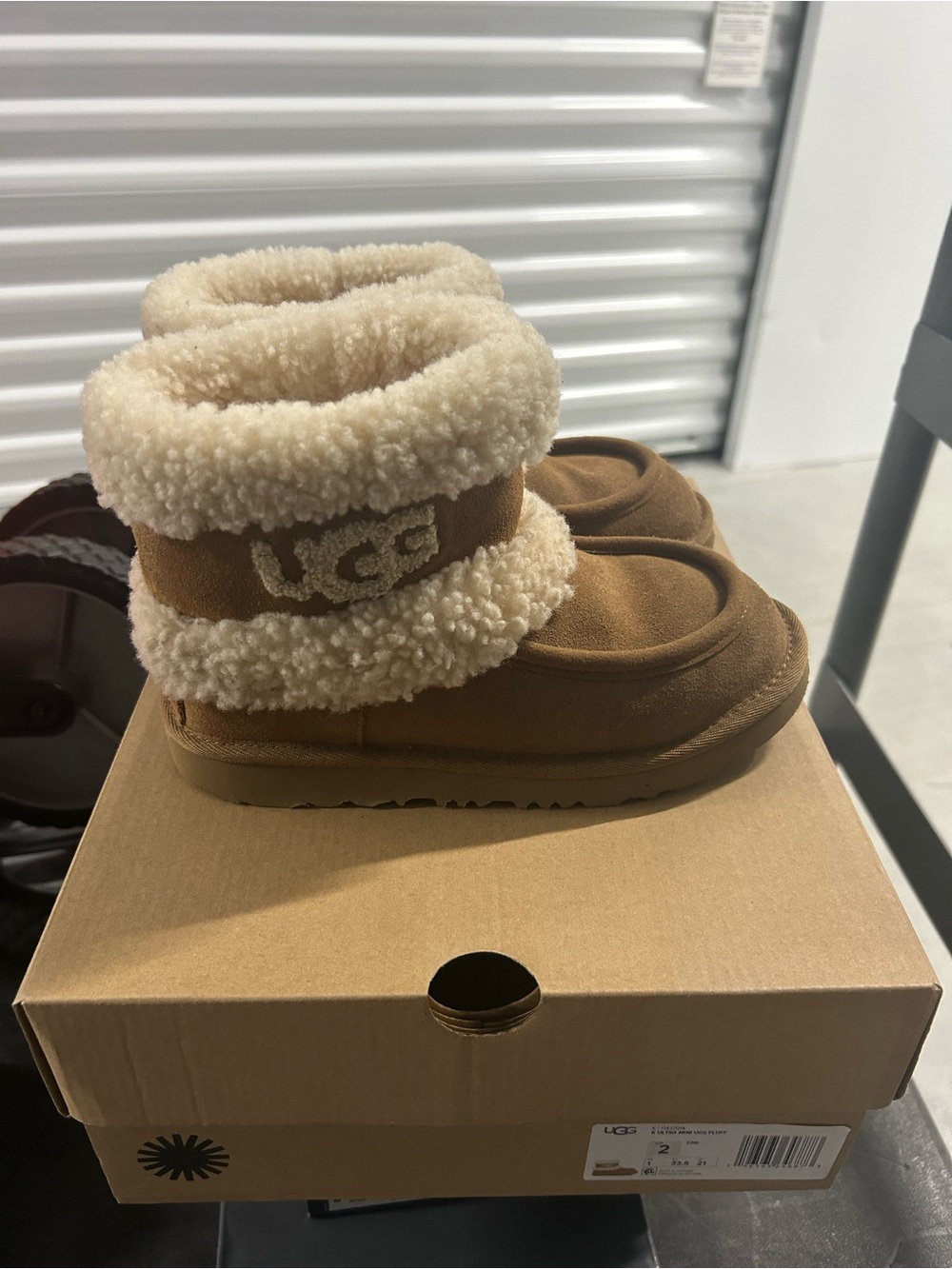 UGG Kids Chestnut Suede Sheepskin Cuff Booties - Cream Cuff